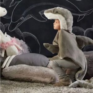 FAO Schwartz Kids Shark blanket costume dress up and pretend blanket cape